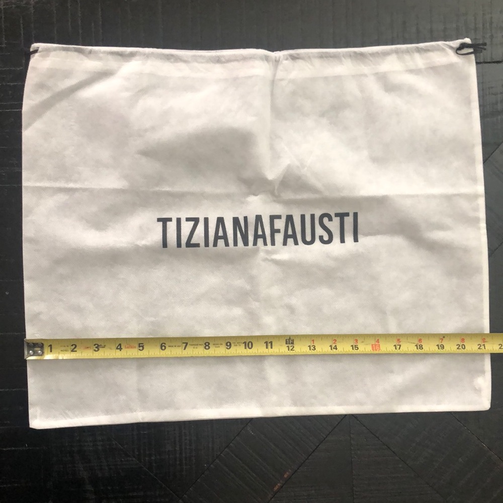 Tizianafausti dust bag